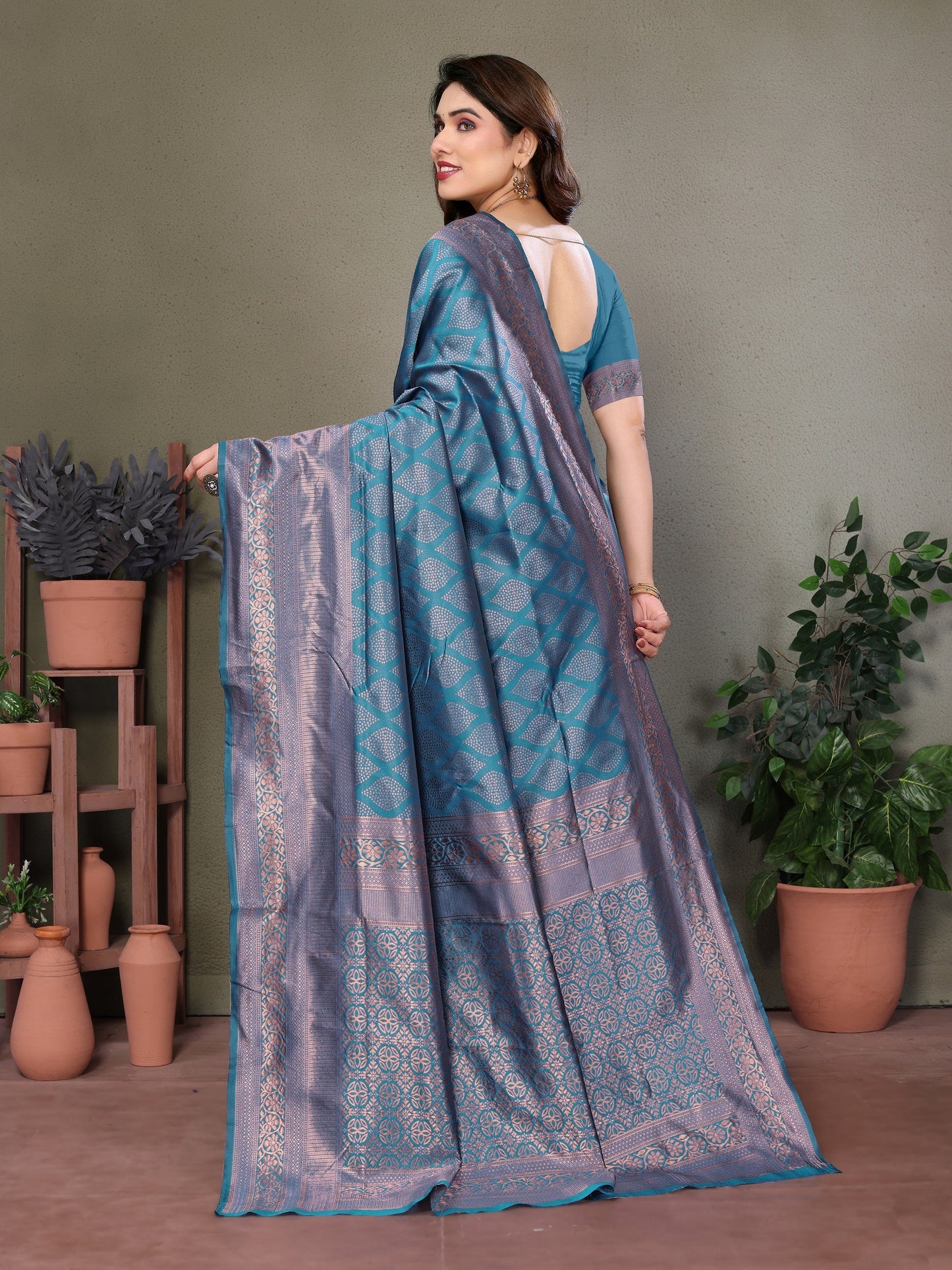 Vedant Vastram Litchi Silk Banarasi Silk Saree - Rama