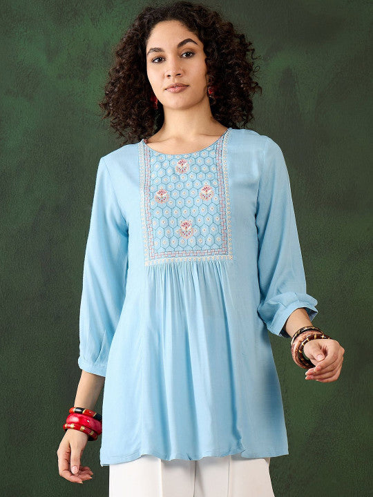 Sangria Women Floral Embroidered Round Neck Top