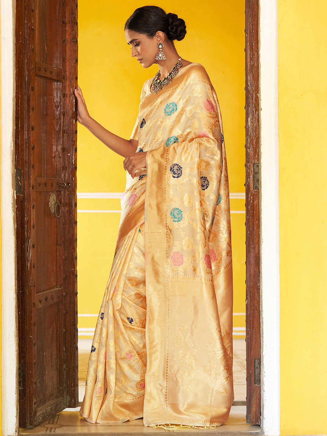 Janasya Cream Banarasi Silk Woven Floral Design Banarasi Saree