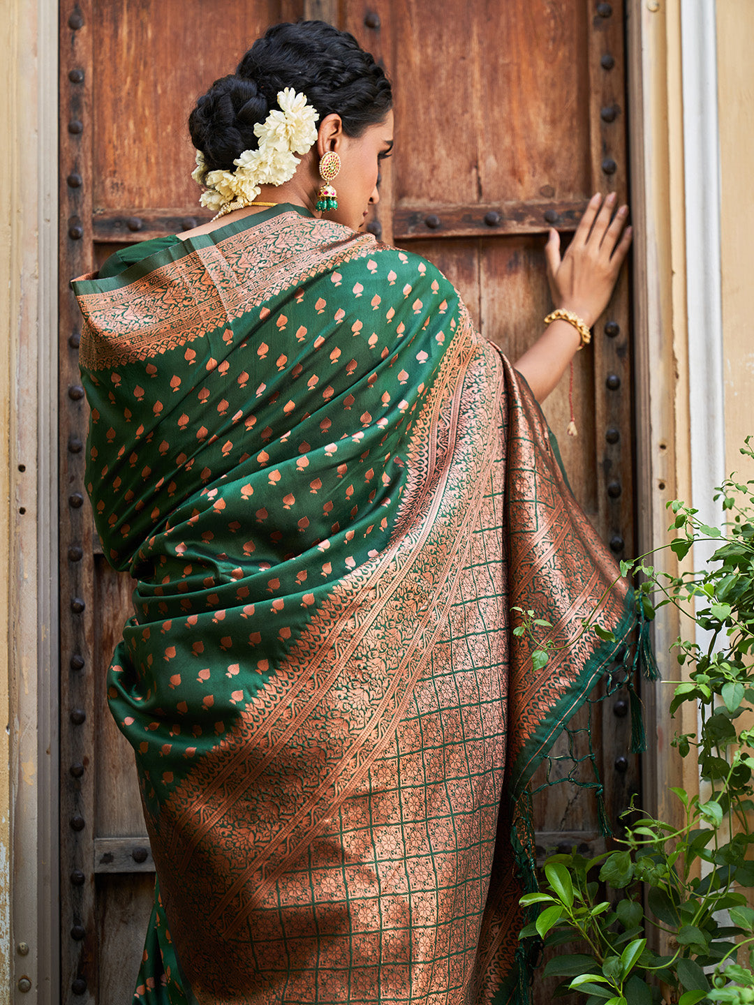 Janasya Green Banarasi Silk Ethnic Motifs Woven Design Saree