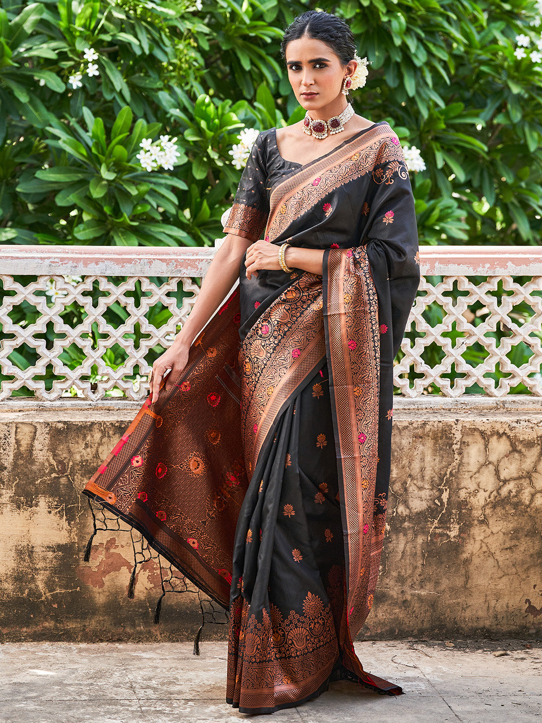 Janasya Black Banarasi Silk Woven Floral Design Banarasi Silk Saree