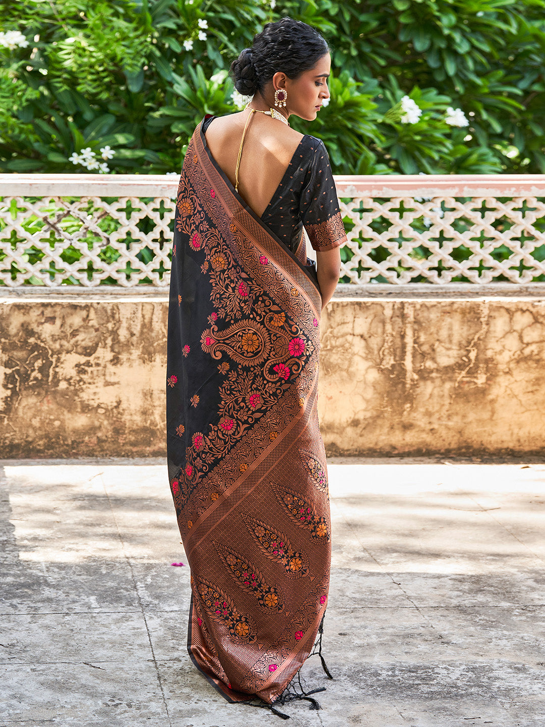 Janasya Black Banarasi Silk Woven Floral Design Banarasi Silk Saree