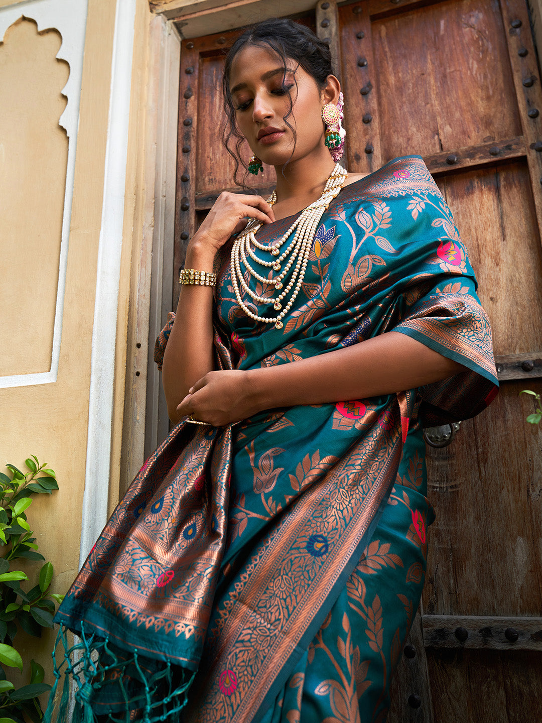 Janasya Teal Green Banarasi Silk Woven Dual Tone Floral Design Banarasi Silk Saree