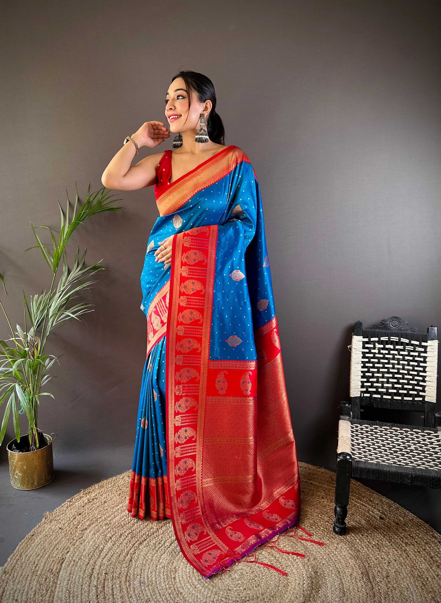 Sonakshi Women's Morepeach Banarasi Silk Zari Woven Traditional Saree with Blouse