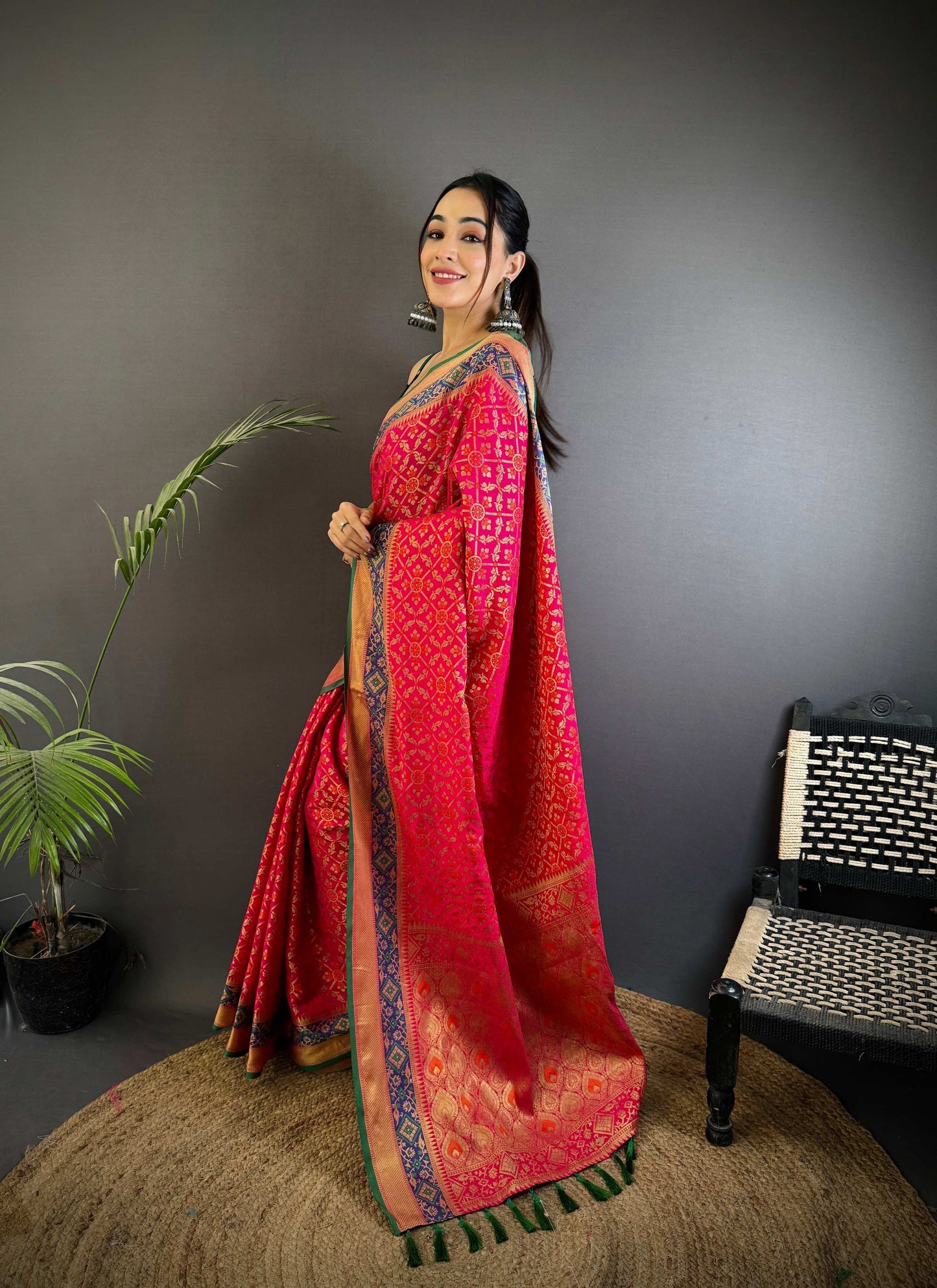 Sonakshi Women'S Pink Banarasi Soft Patola Silk With Meena & Zari Weaving Traditional Saree With Blouse