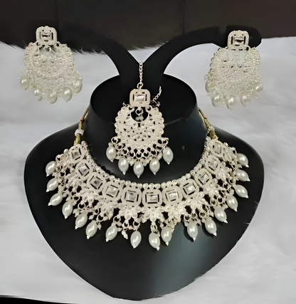 Jewel City Elegant Kundan Pearl Choker Necklace Set - Traditional Indian Bridal Jewelry with Earrings & Maang Tikka