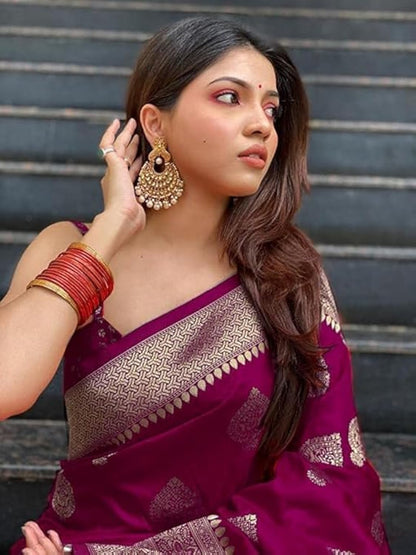 Vamika Weaving Banarasi Jacquard Purple Kanjivaram Saree