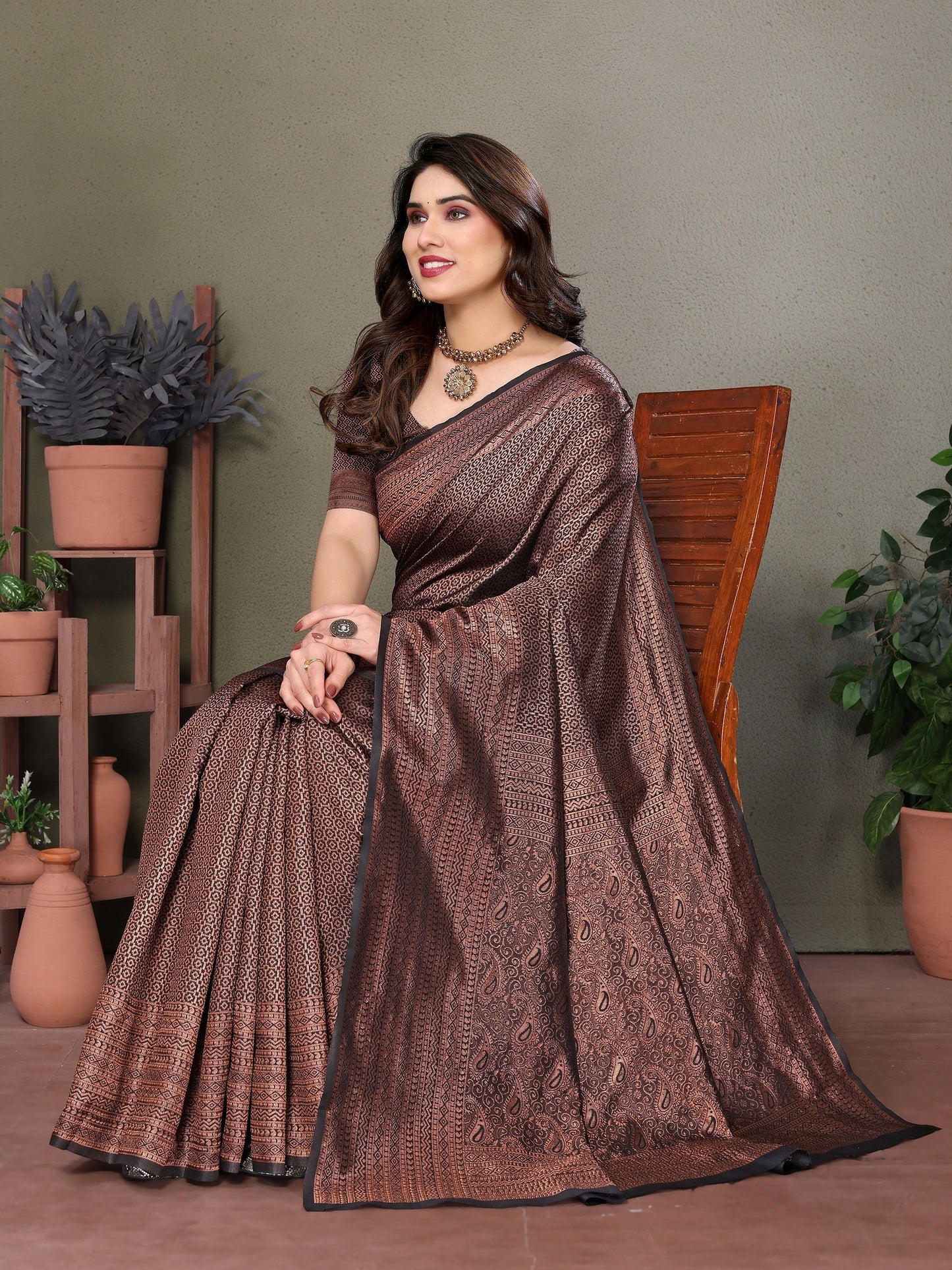 Vedant Vastram Litchi Silk Banarasi Silk Saree - Black