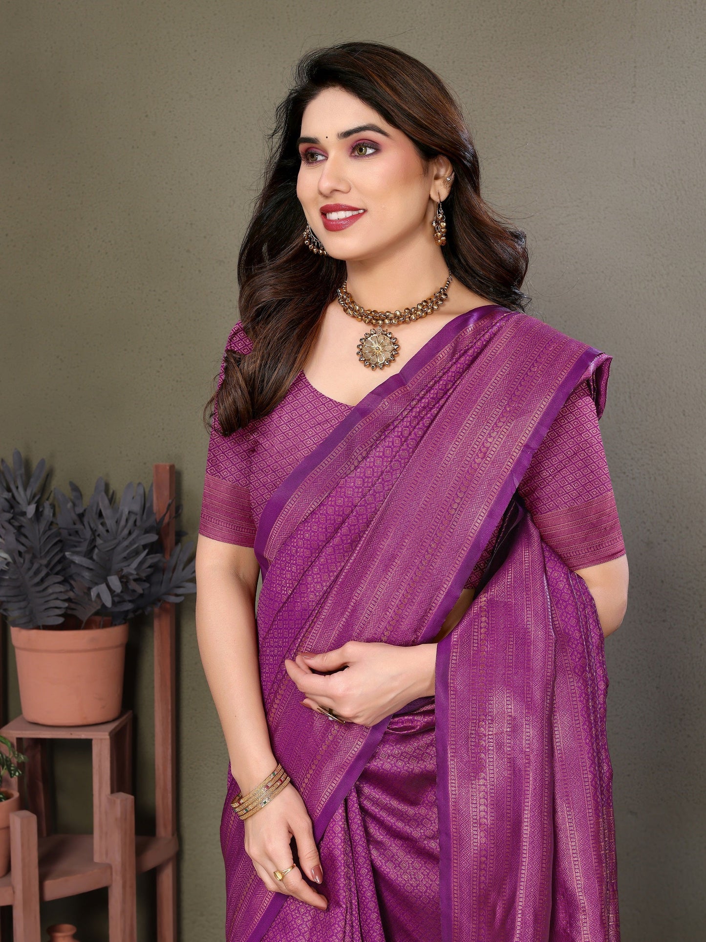 Vedant Vastram Litchi Silk Banarasi Silk Saree - Purple