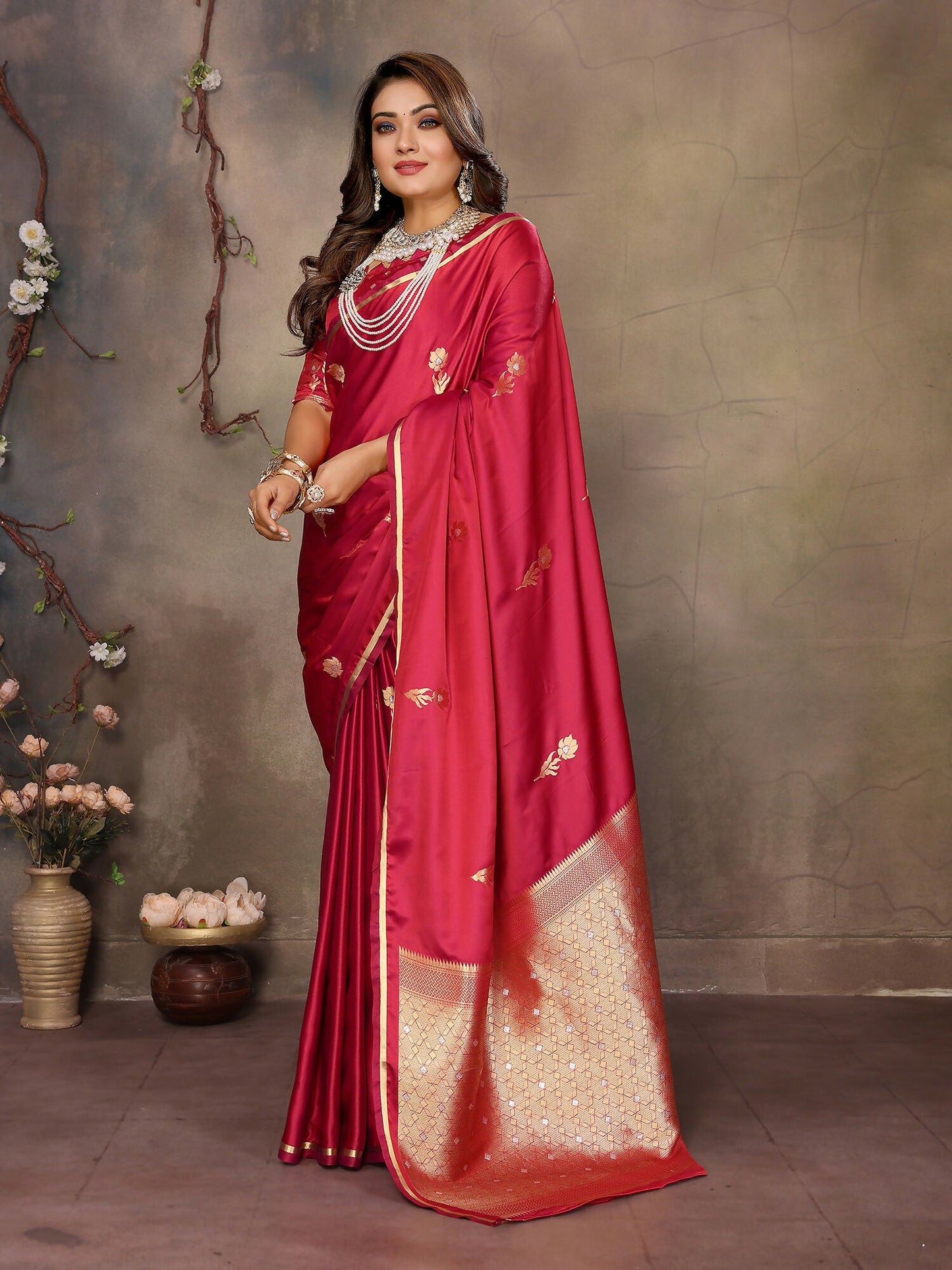 Joban Fashion Red Floral & Botanical Motifs Satin Silk Banarasi Silk Saree