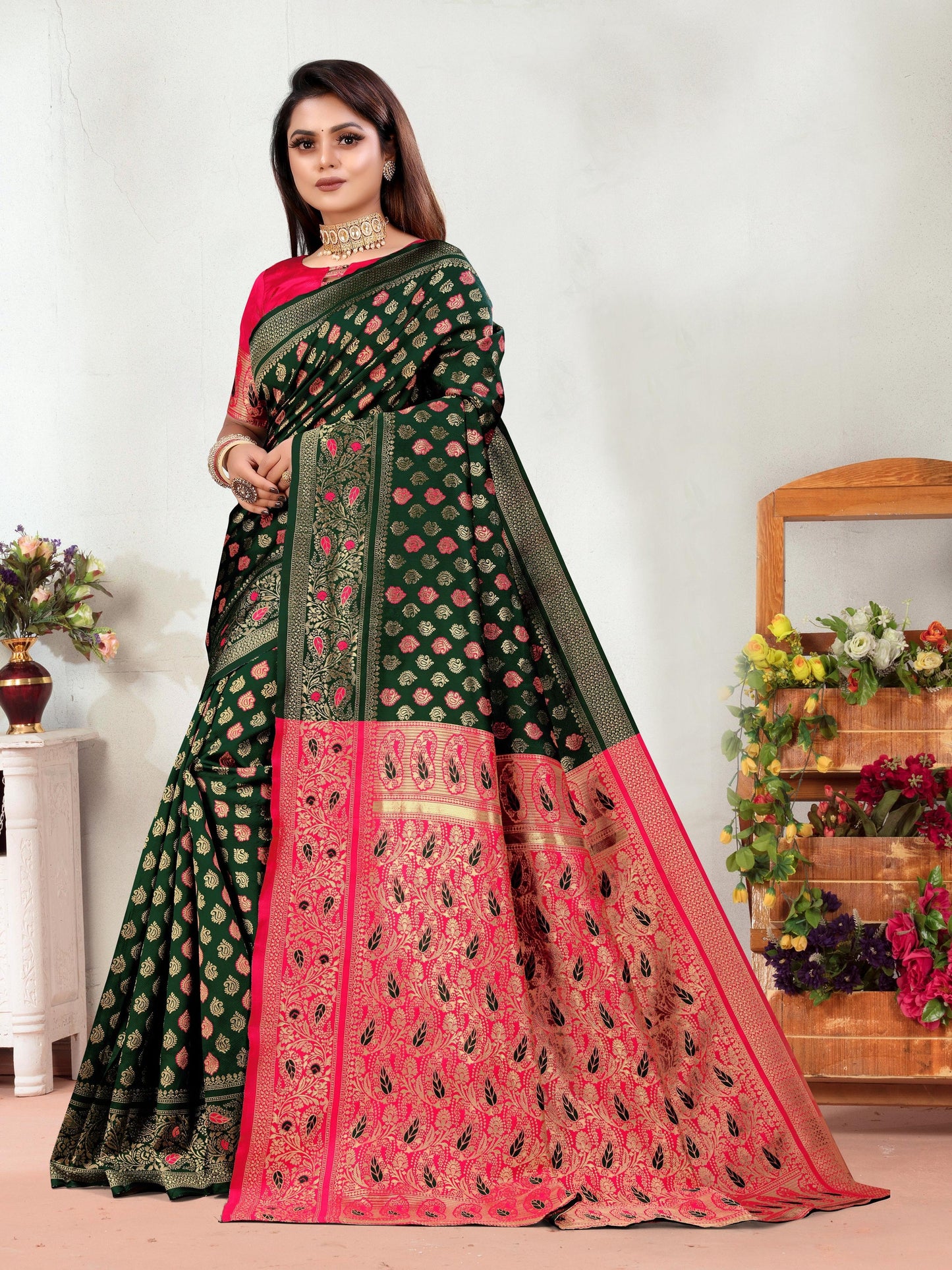 Vedant Vastram Litchi Silk Designer Banarasi Saree - Green