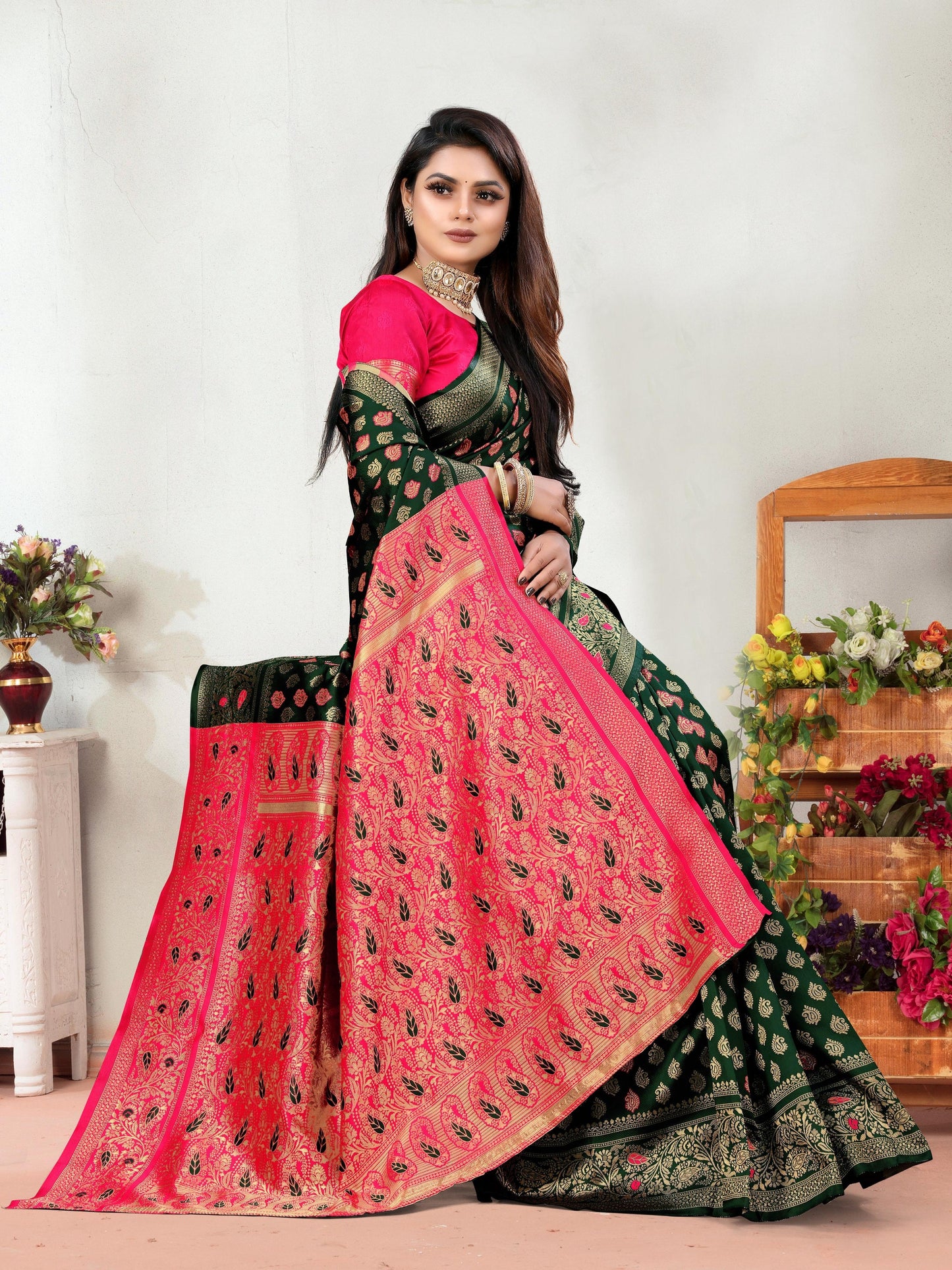 Vedant Vastram Litchi Silk Designer Banarasi Saree - Green