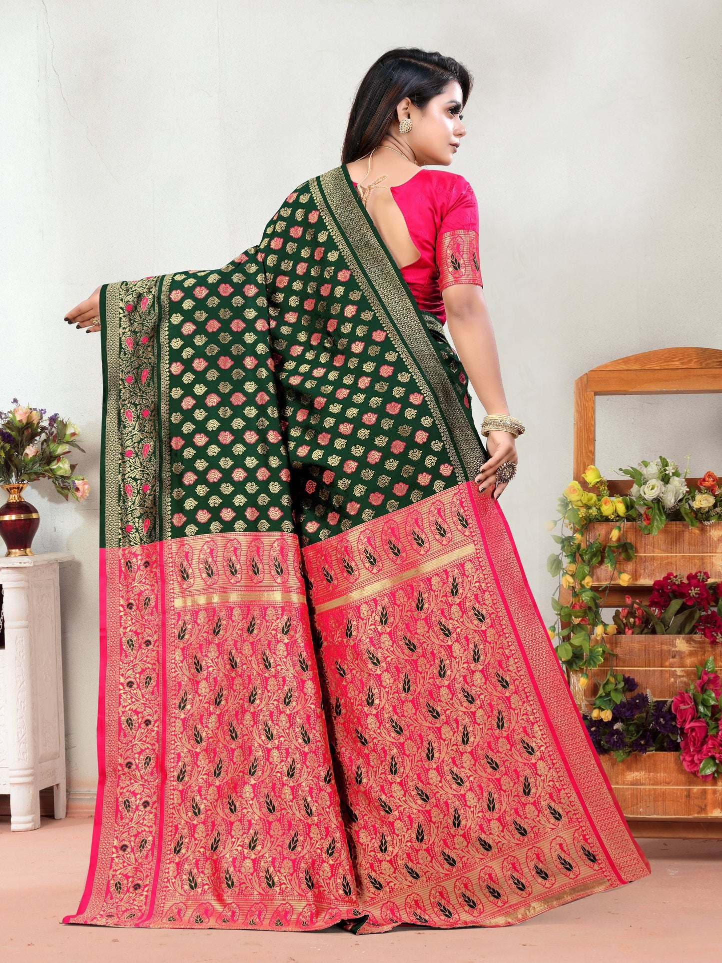 Vedant Vastram Litchi Silk Designer Banarasi Saree - Green