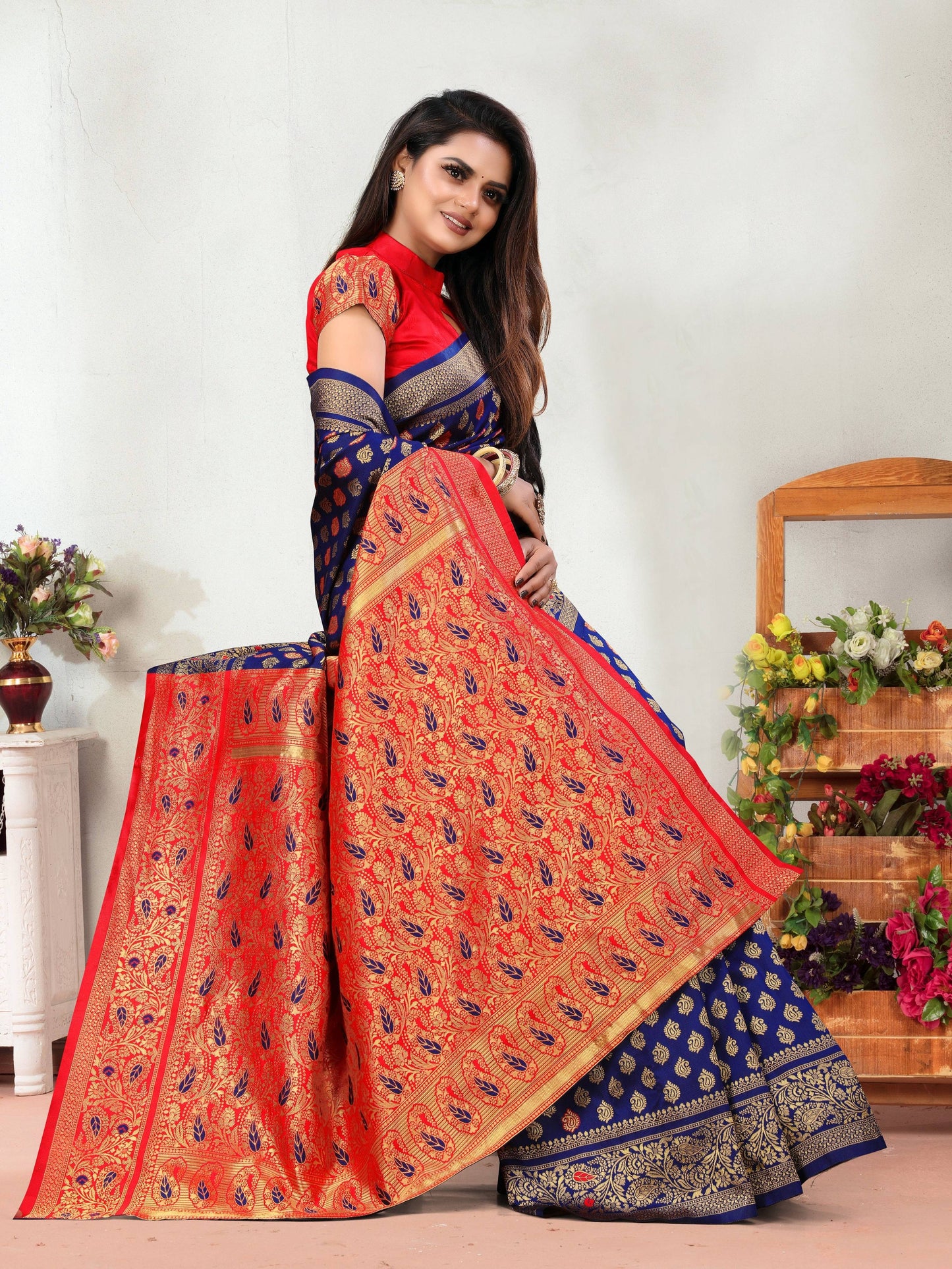 Vedant Vastram Litchi Silk Designer Banarasi Saree - Navy