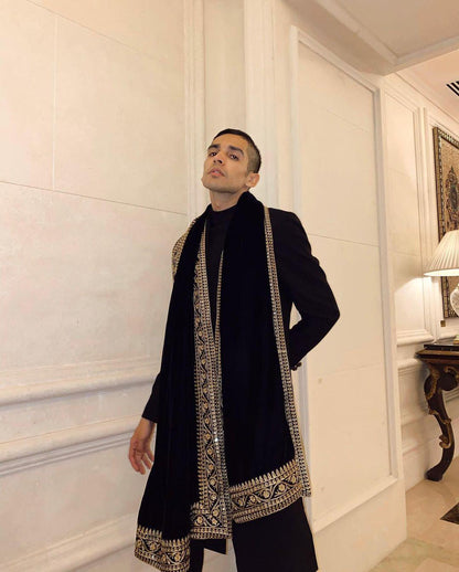 trueBrowns Black Velvet Embroidered Lace Shawl | Relove