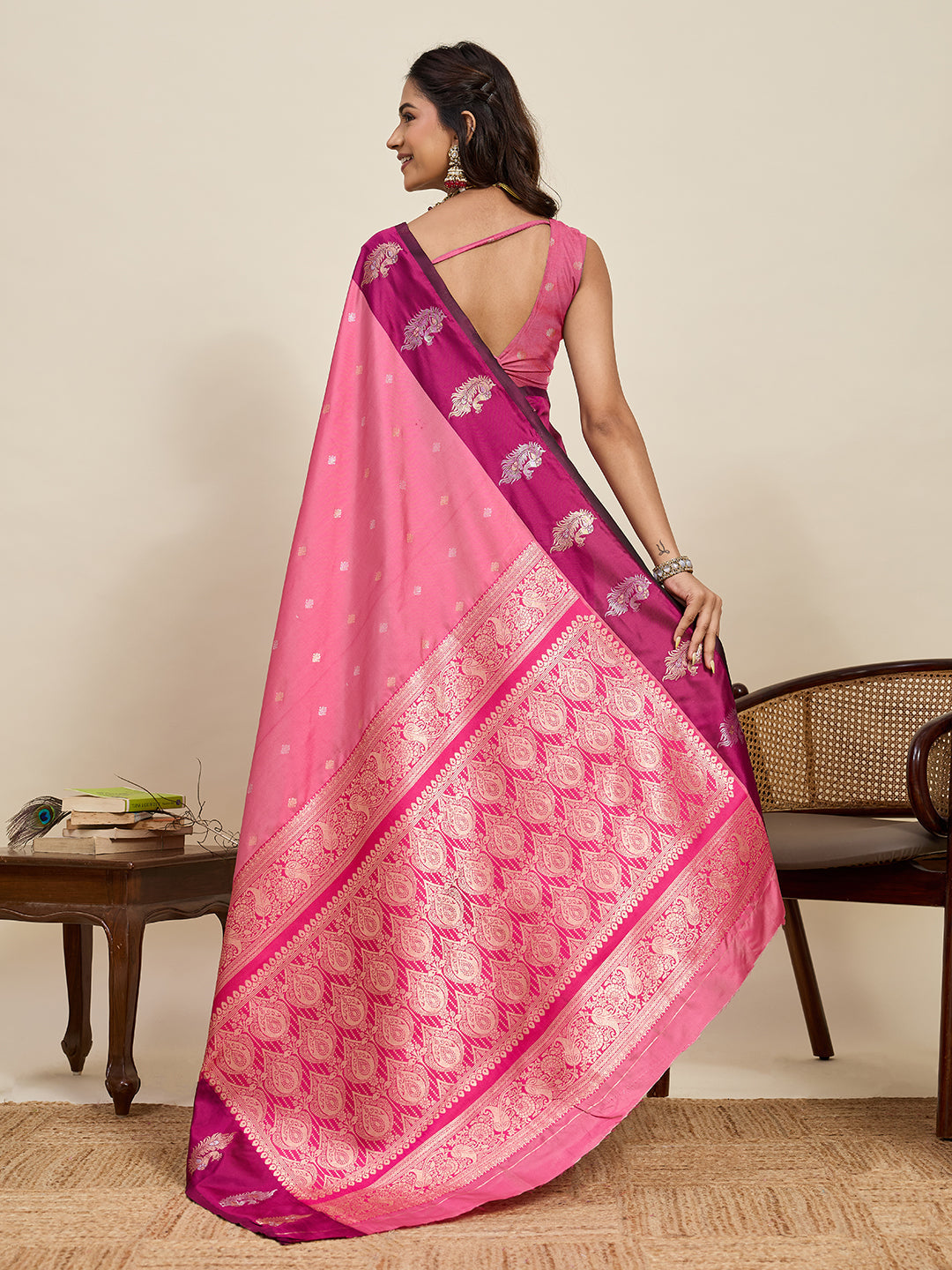 Vedant Vastram Soft Litchi Silk Banarasi Silk Jacquard Saree - Pink