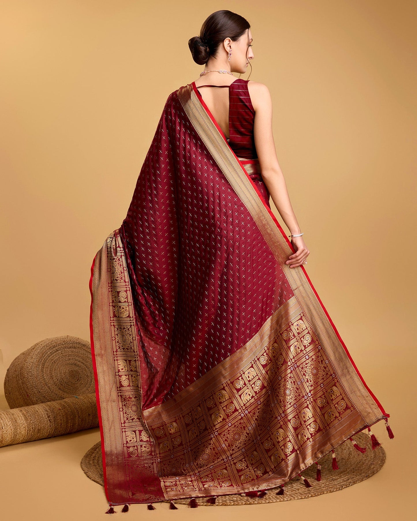 Vedant Vastram Soft Litchi Silk Banarasi Silk Saree - Maroon