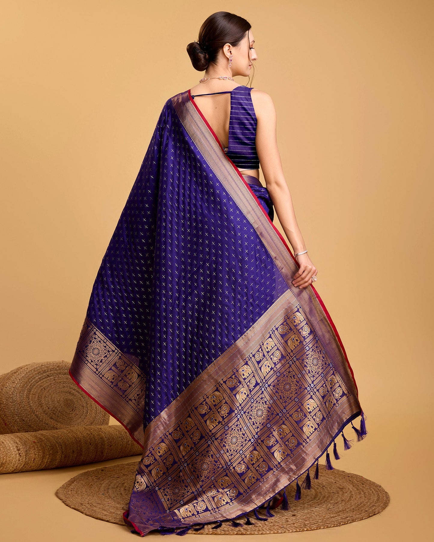 Vedant Vastram Soft Litchi Silk Banarasi Silk Saree - Violate