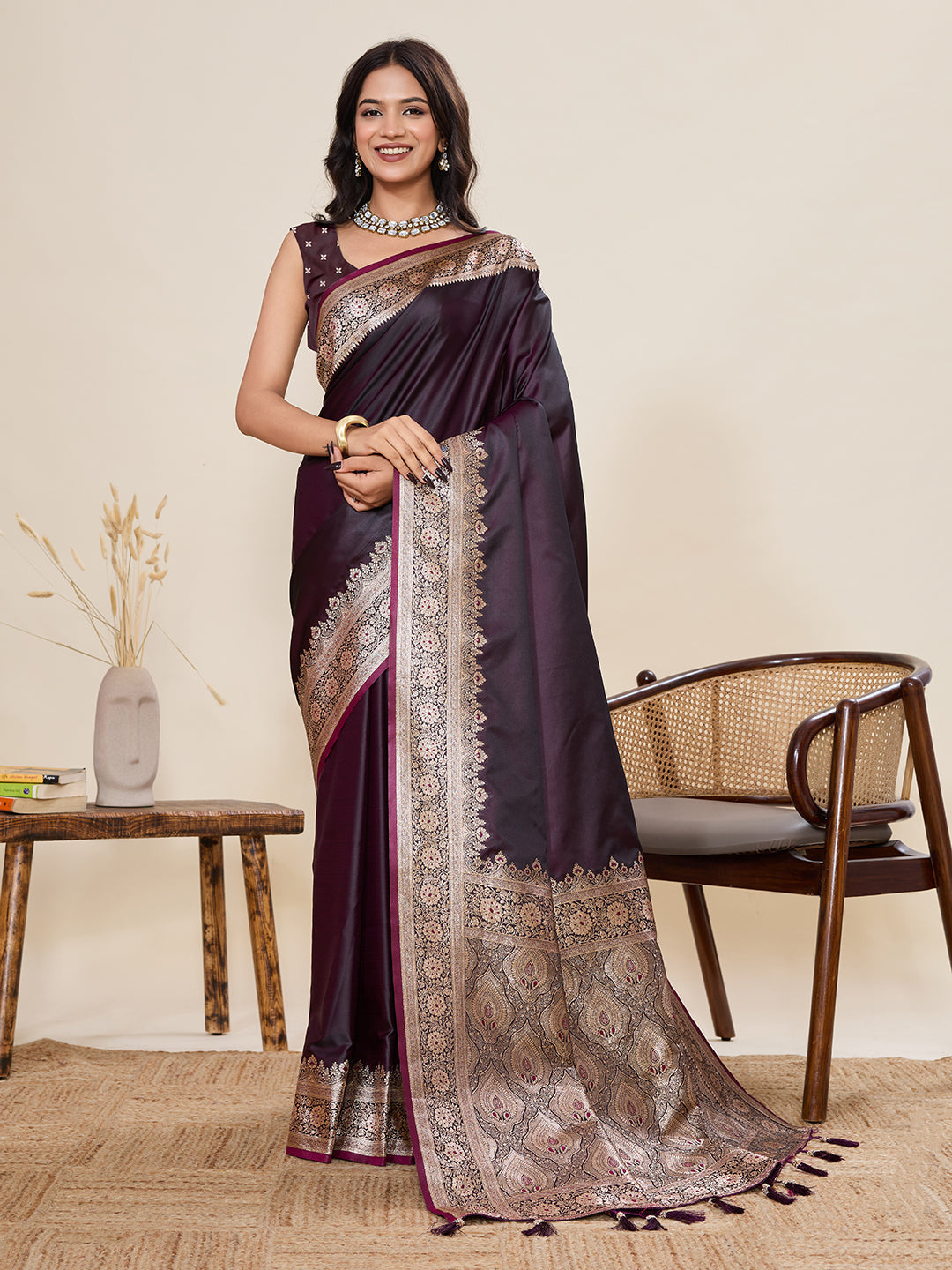 Vedant Vastram Soft Litchi Silk Banarasi Silk Jacquard Saree - Wine