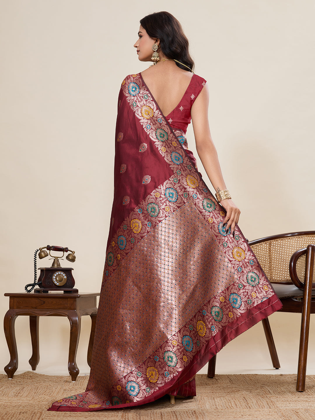 Vedant Vastram Soft Litchi Silk Banarasi Silk Jacquard Saree - Maroon