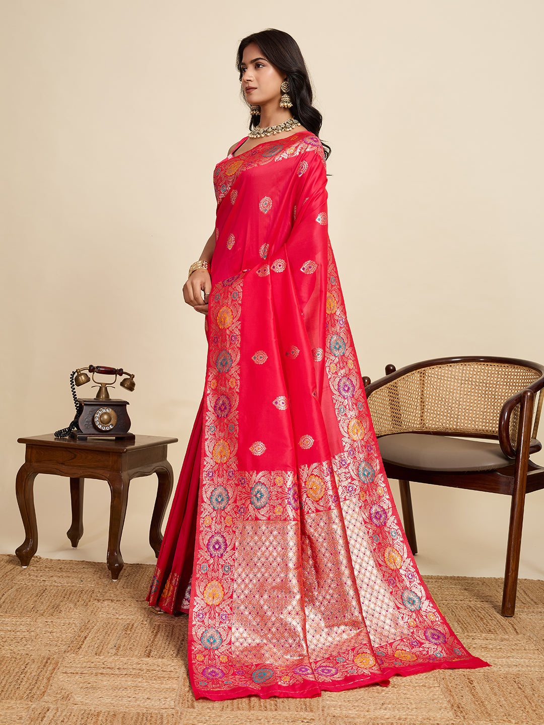 Vedant Vastram Soft Litchi Silk Banarasi Silk Jacquard Saree - Pink
