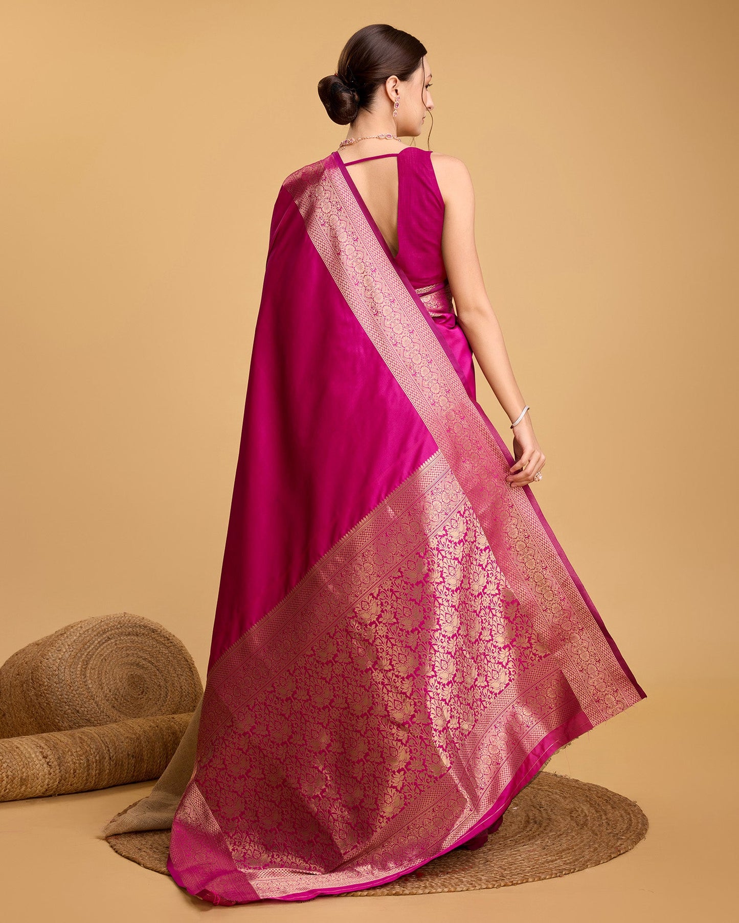 Vedant Vastram Soft Litchi Silk Banarasi Silk Saree - Magenta