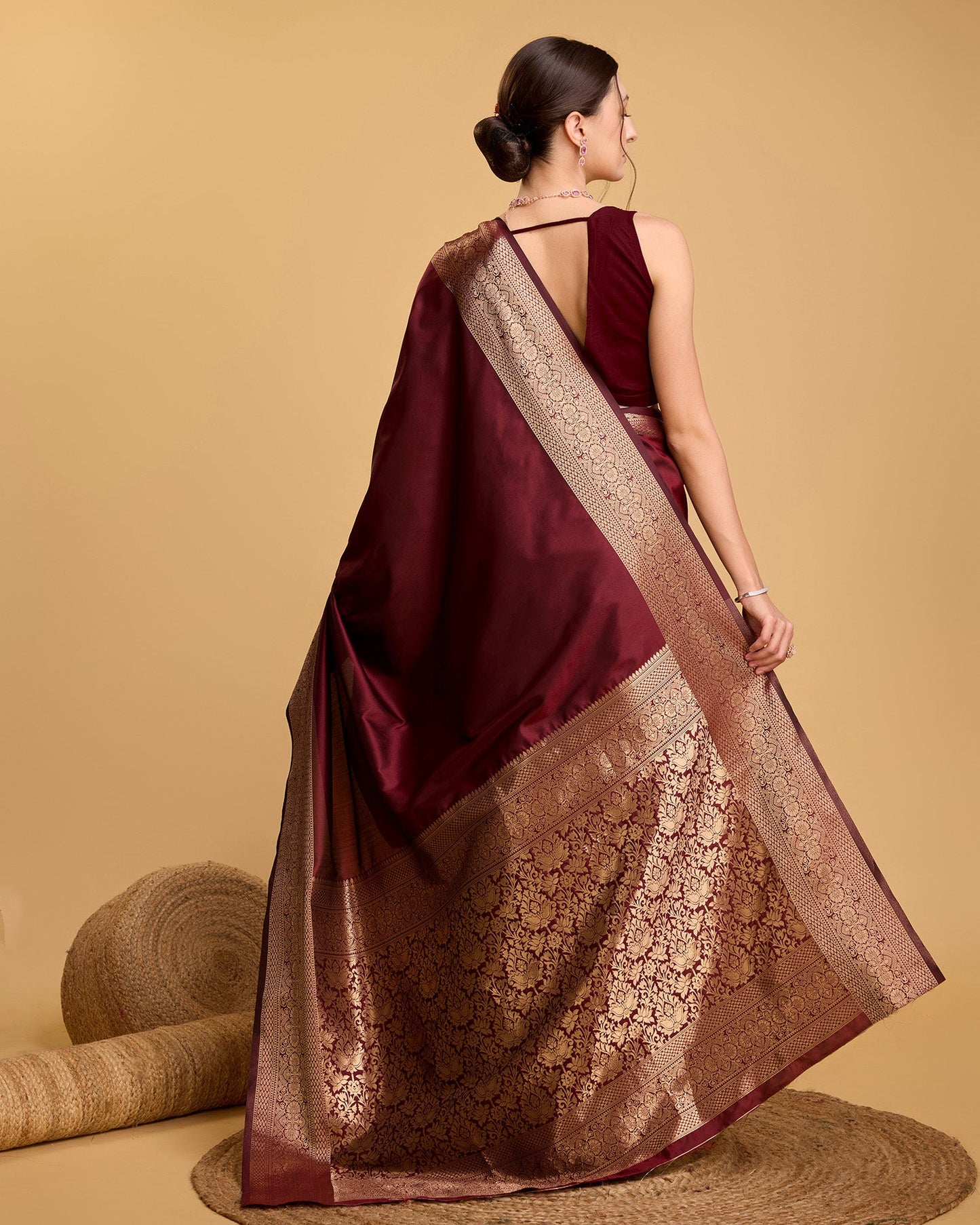 Vedant Vastram Soft Litchi Silk Banarasi Silk Saree - Maroon