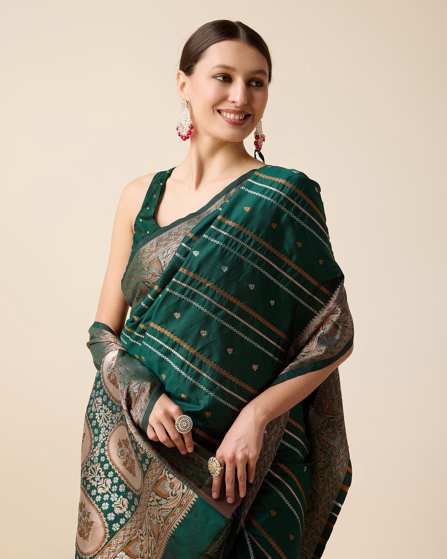 Vedant Vastram Soft Litchi Silk Banarasi Silk Saree - Green