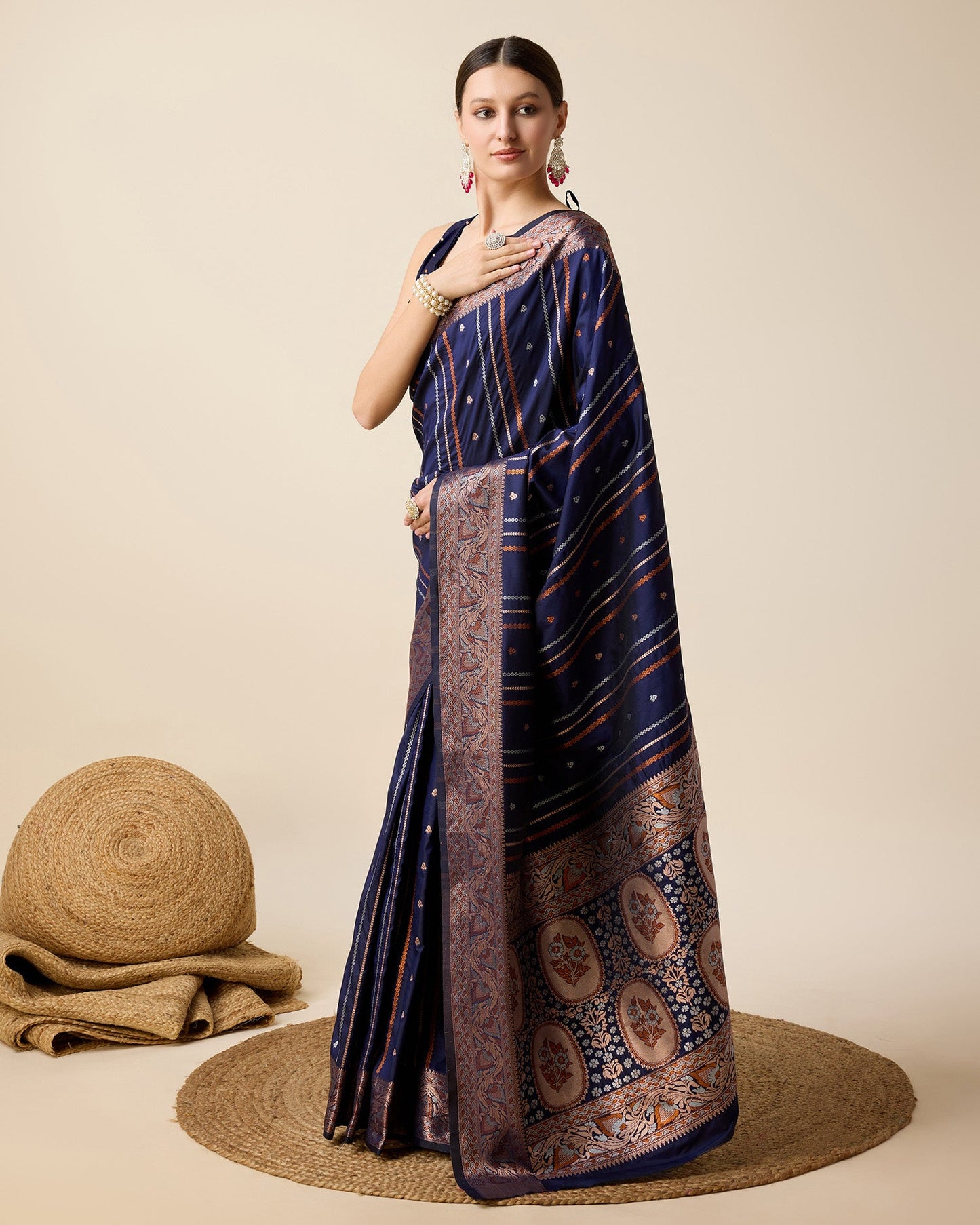 Vedant Vastram Soft Litchi Silk Banarasi Silk Saree - Navy