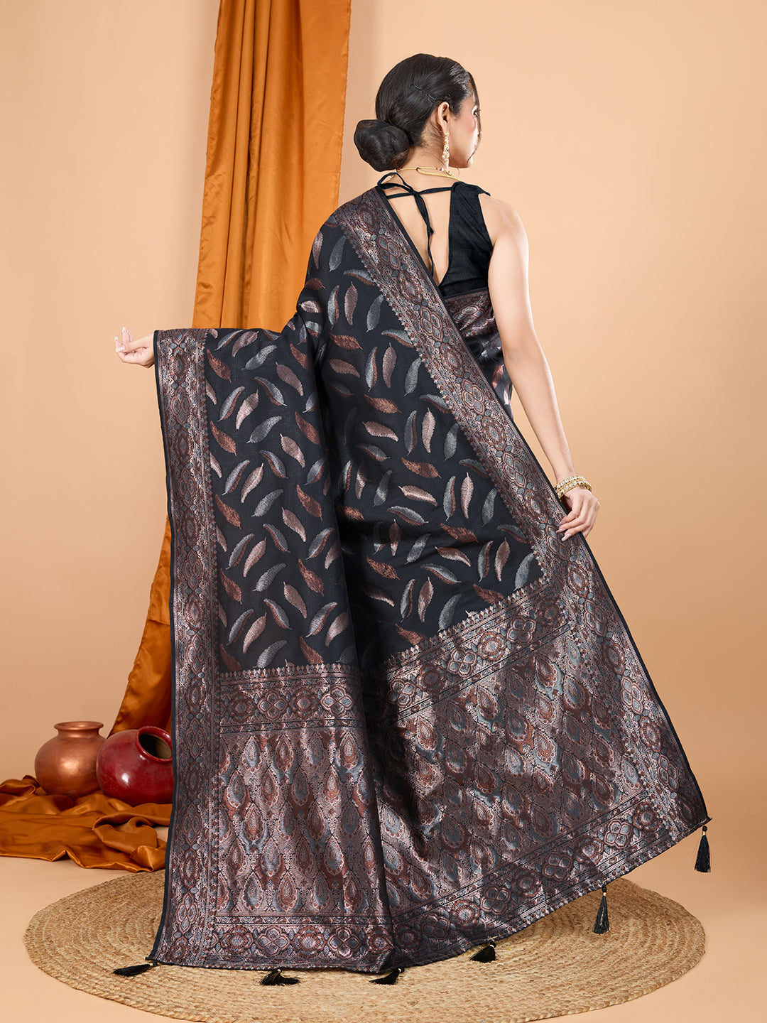 Vedant Vastram Soft Litchi Silk Banarasi Silk Jacquard Saree - Black