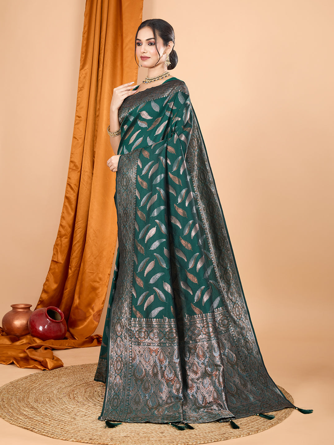 Vedant Vastram Soft Litchi Silk Banarasi Silk Jacquard Saree - Green