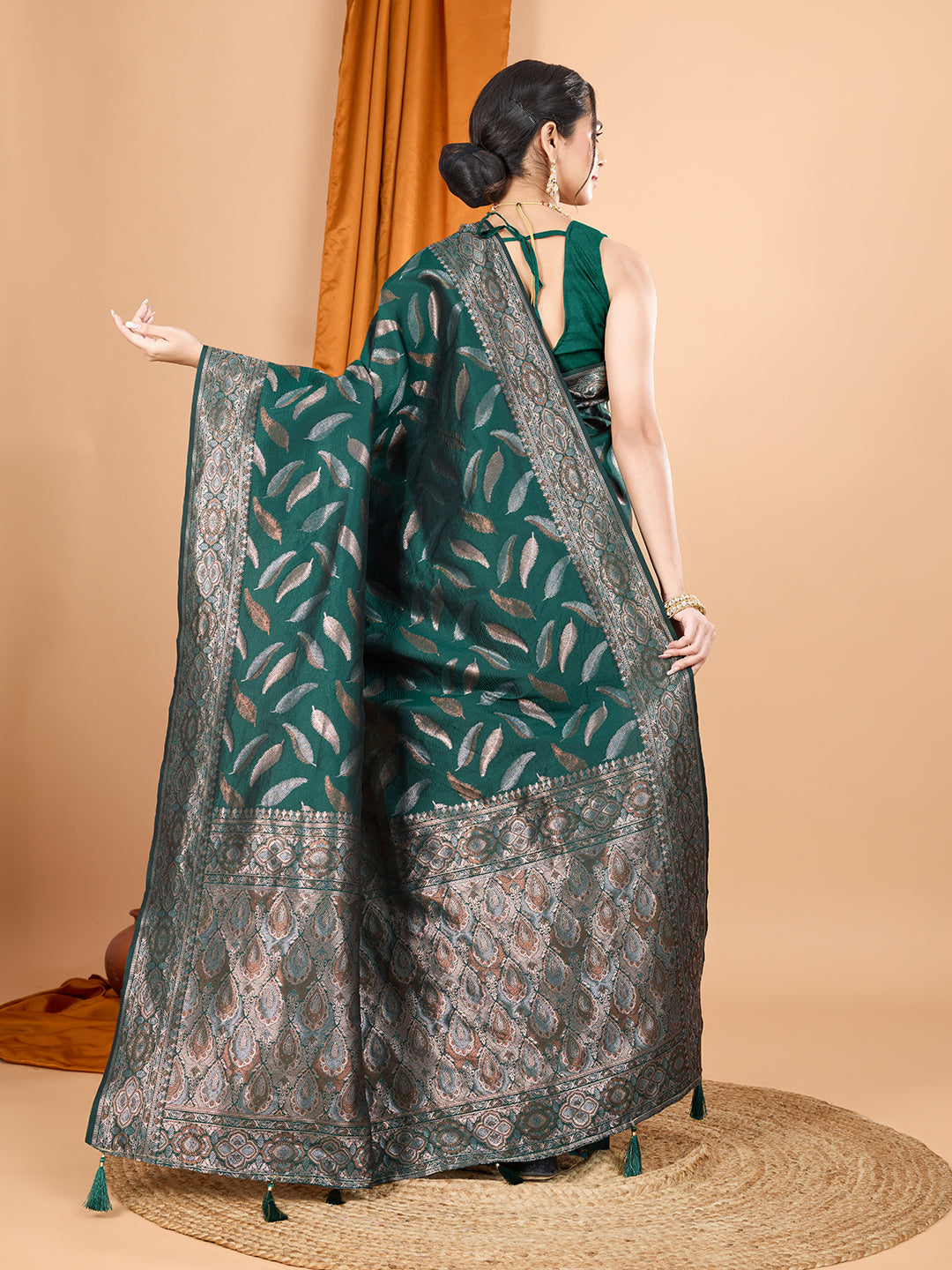Vedant Vastram Soft Litchi Silk Banarasi Silk Jacquard Saree - Green