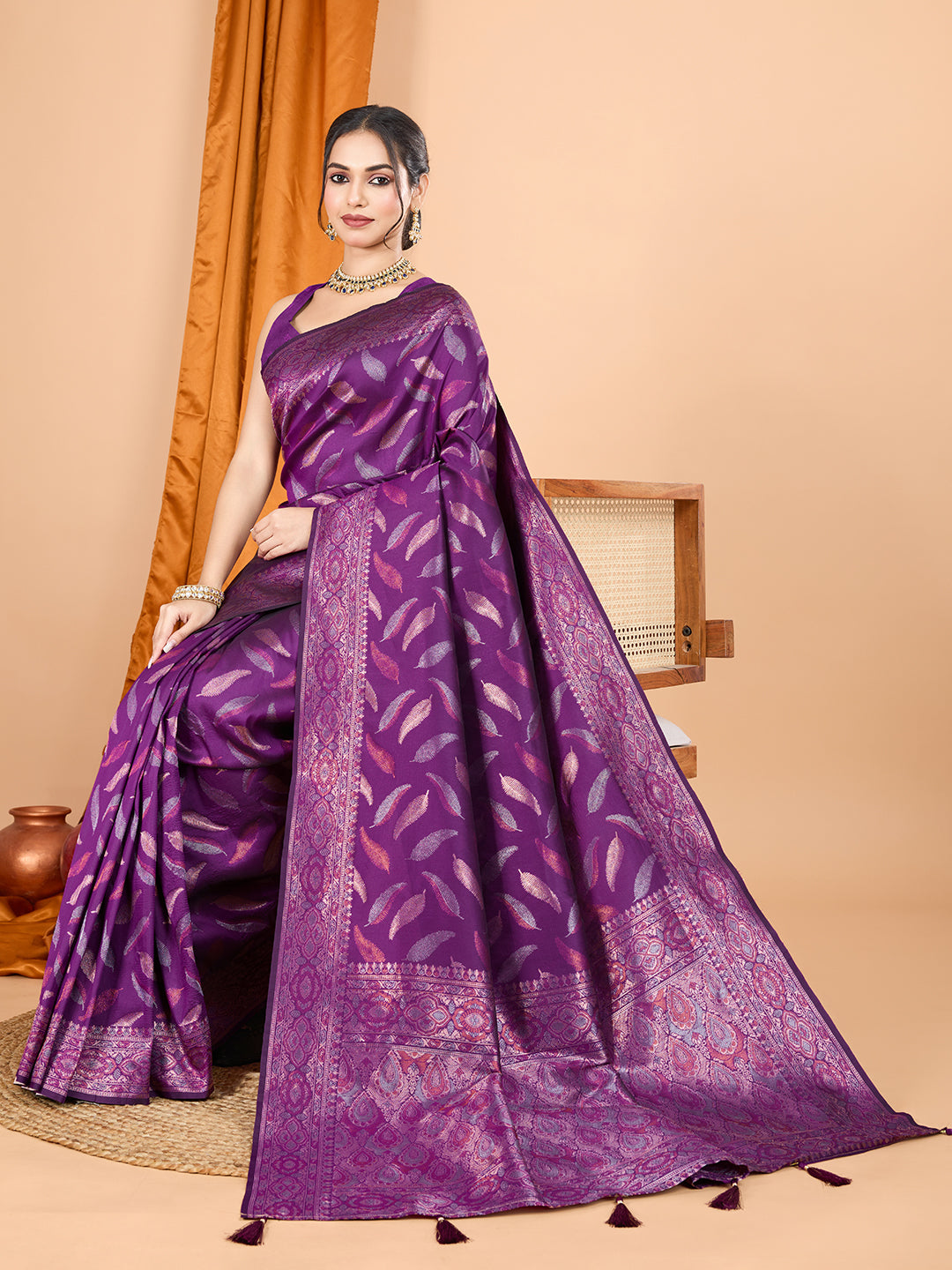 Vedant Vastram Soft Litchi Silk Banarasi Silk Jacquard Saree - Wine