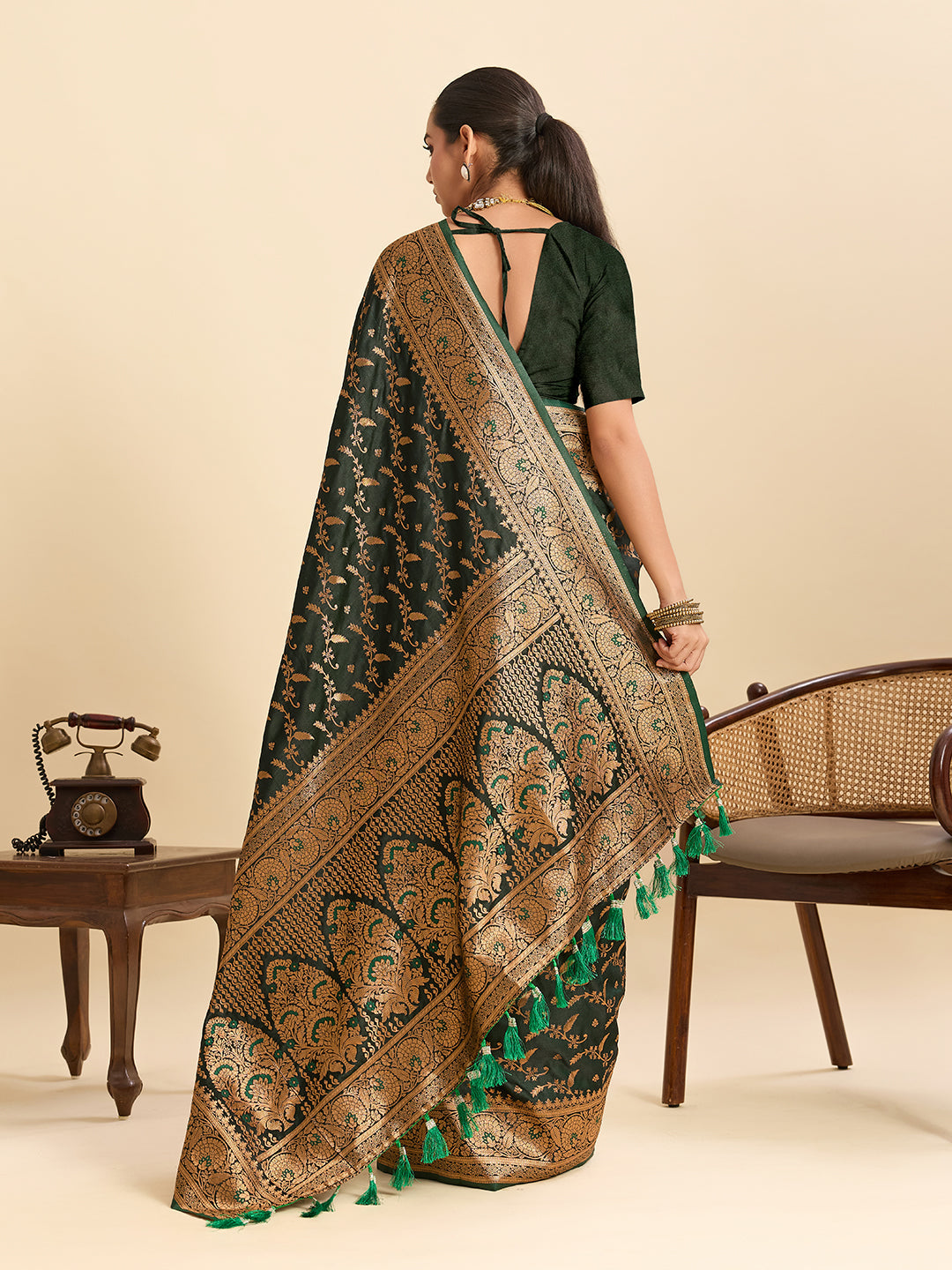 Vedant Vastram Soft Litchi Silk Banarasi Silk Jacquard Saree - Green