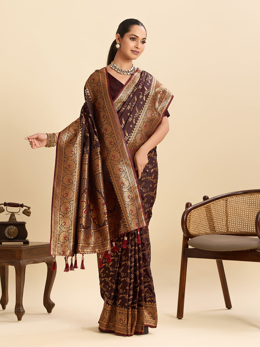 Vedant Vastram Soft Litchi Silk Banarasi Silk Jacquard Saree - Maroon
