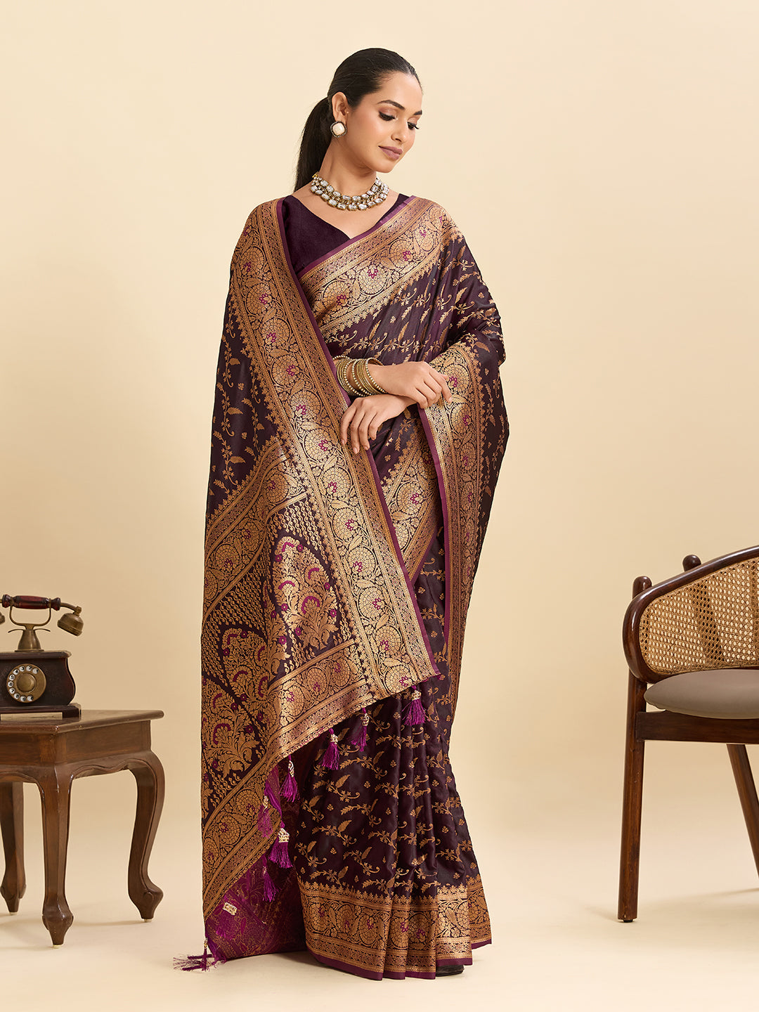 Vedant Vastram Soft Litchi Silk Banarasi Silk Jacquard Saree - Wine