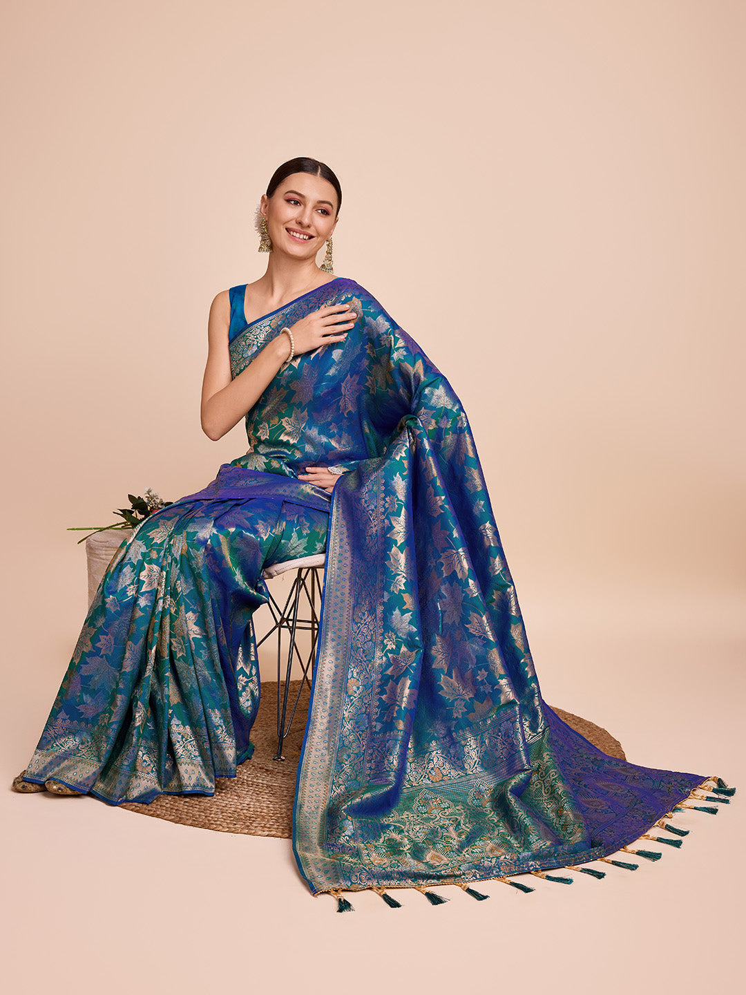 Vedant Vastram Soft Litchi Silk Banarasi Silk Saree - Firozi