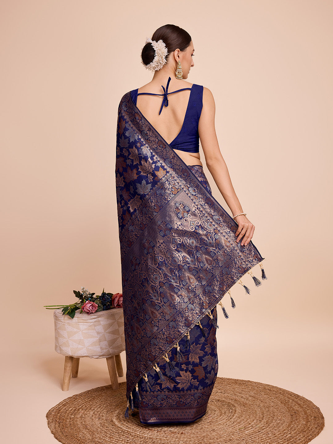 Vedant Vastram Soft Litchi Silk Banarasi Silk Saree - Navy
