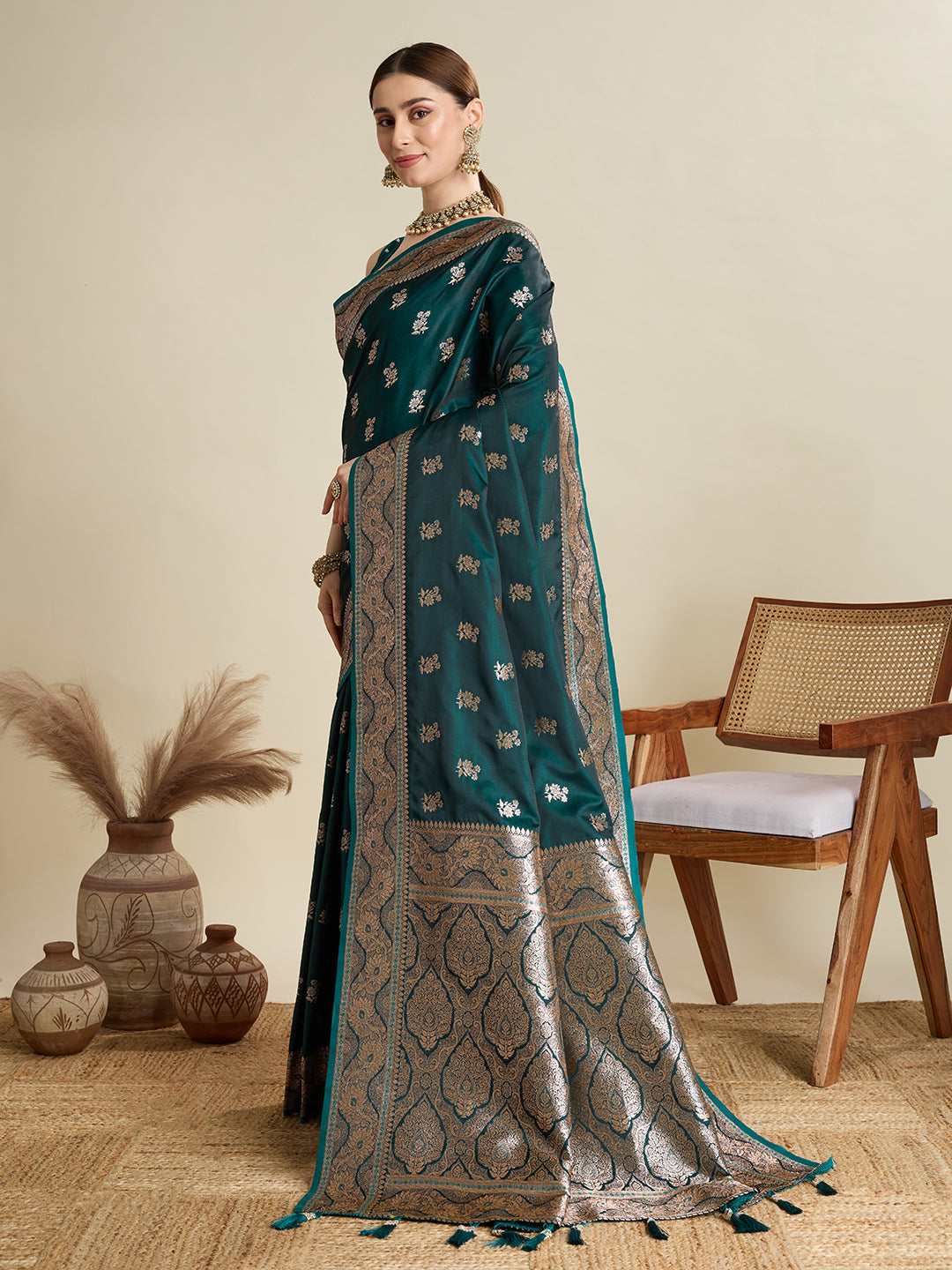 Vedant Vastram Soft Litchi SIlk Banarasi Silk Jacquard Saree - Green