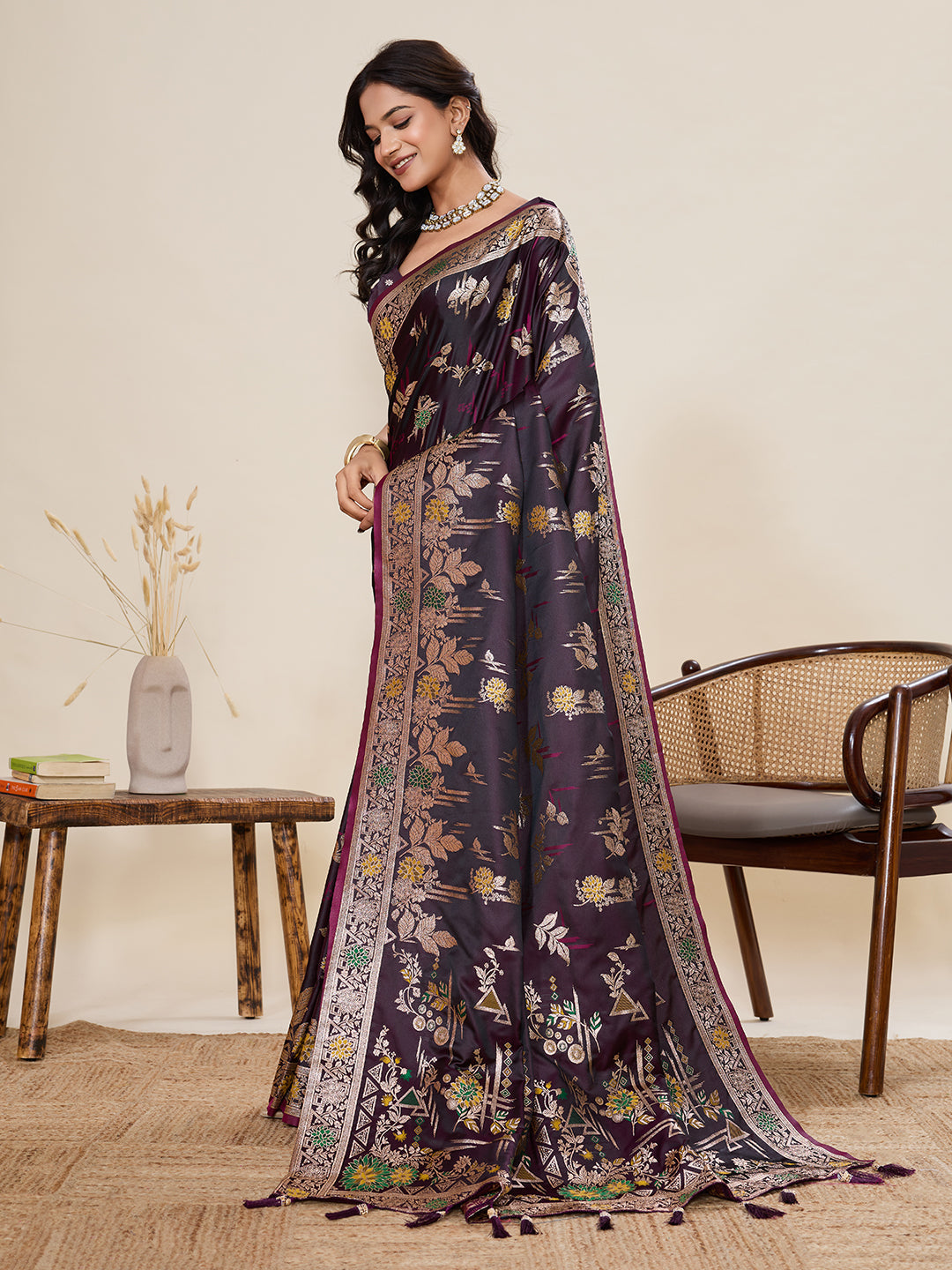Vedant Vastram Soft Litchi Silk Banarasi Silk Jacquard Saree - Wine