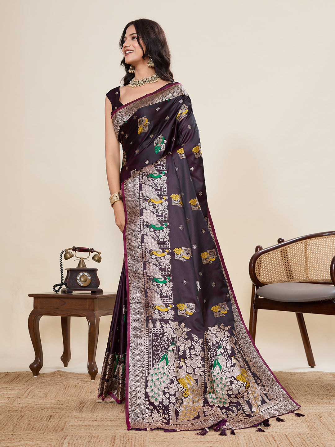 Vedant Vastram Soft Litchi Silk Banarasi Silk Jacquard Saree - Wine