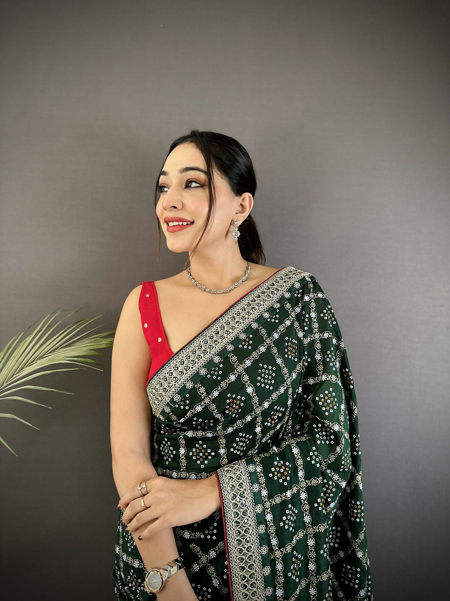 Joban Fashion Dark Green Bandhej Bandhani Vichitra Silk Bandhani Prints Saree