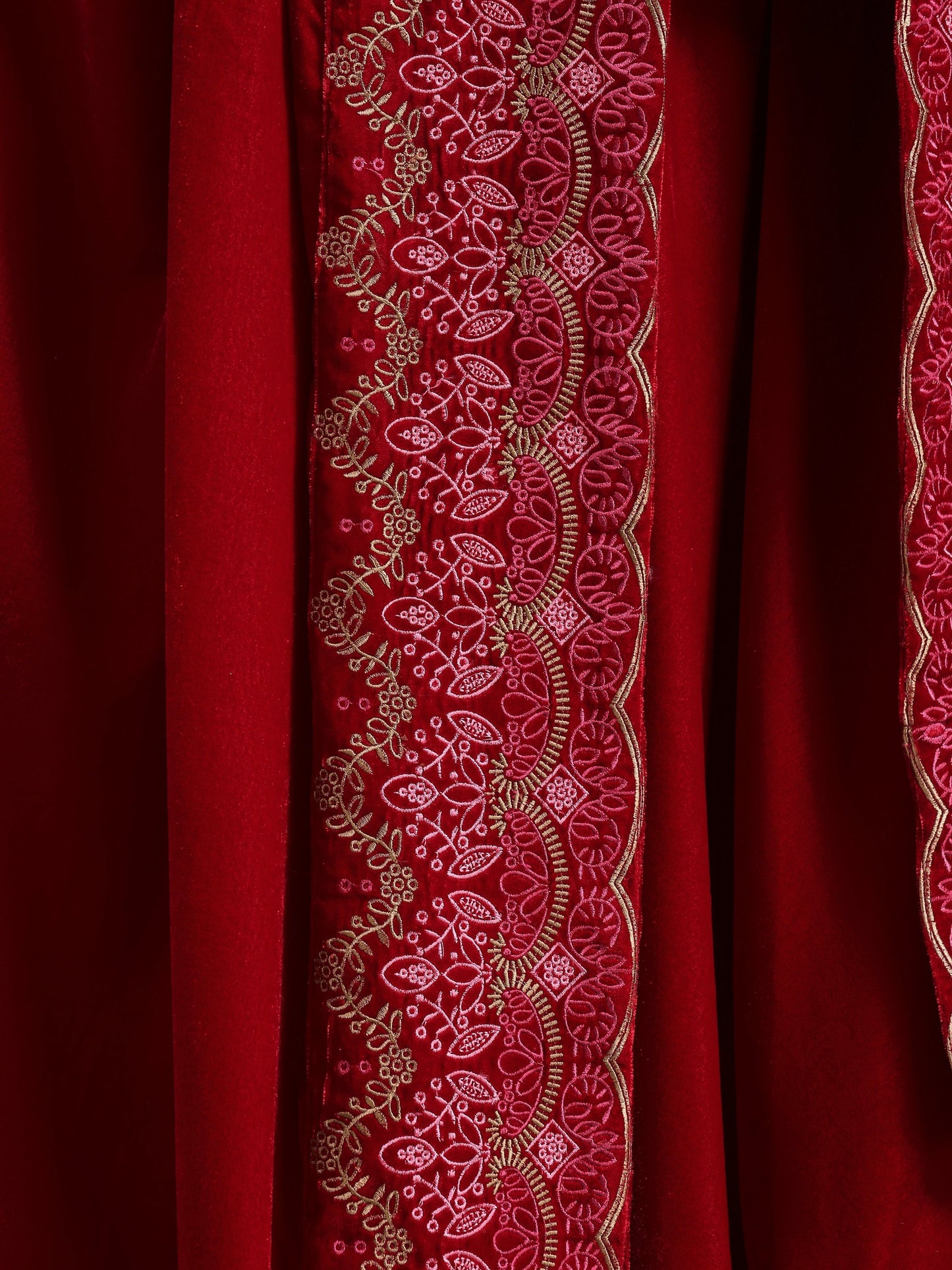 trueBrowns Red Velvet Embroidered Shawl