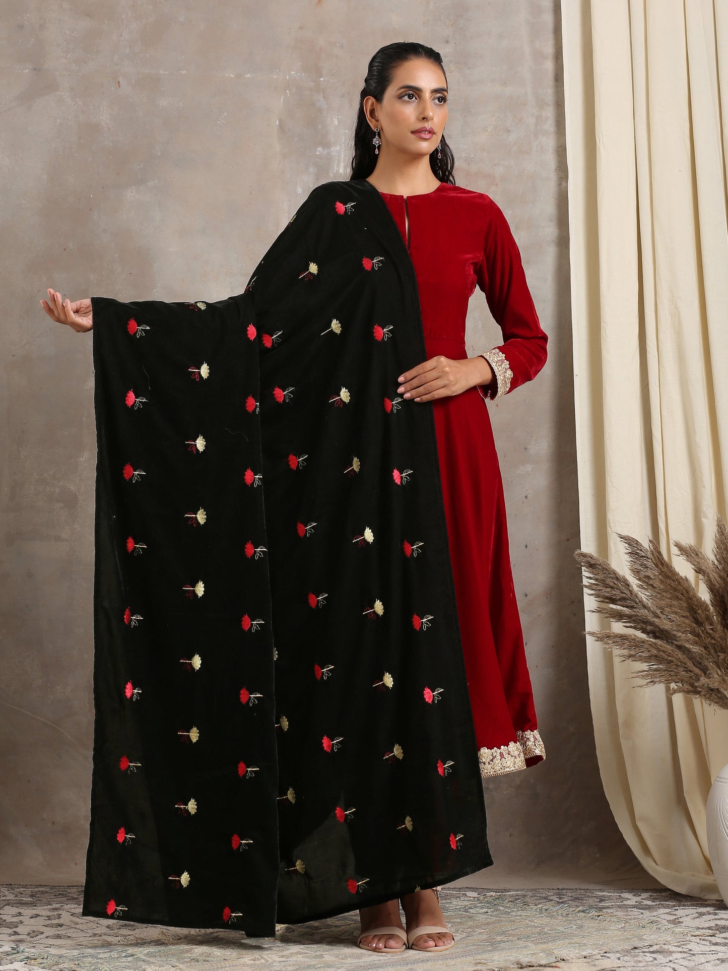 trueBrowns Black Velvet Embroidered Shawl
