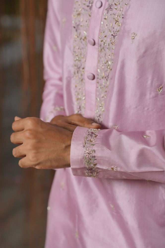 Lavender Kanjivaram Machien Embroidered Pattu Set by Hilo Design