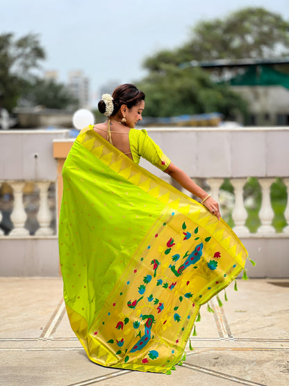 Vedant Vastram Soft Litchi Silk Banarasi Silk Jacquard Saree - Teal Green