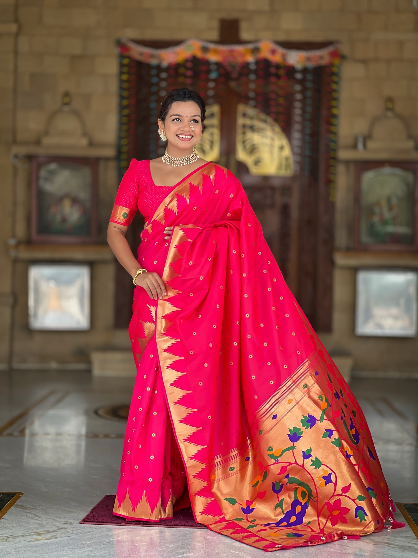 Vedant Vastram Soft Litchi Silk Banarasi Silk Jacquard Saree - Pink