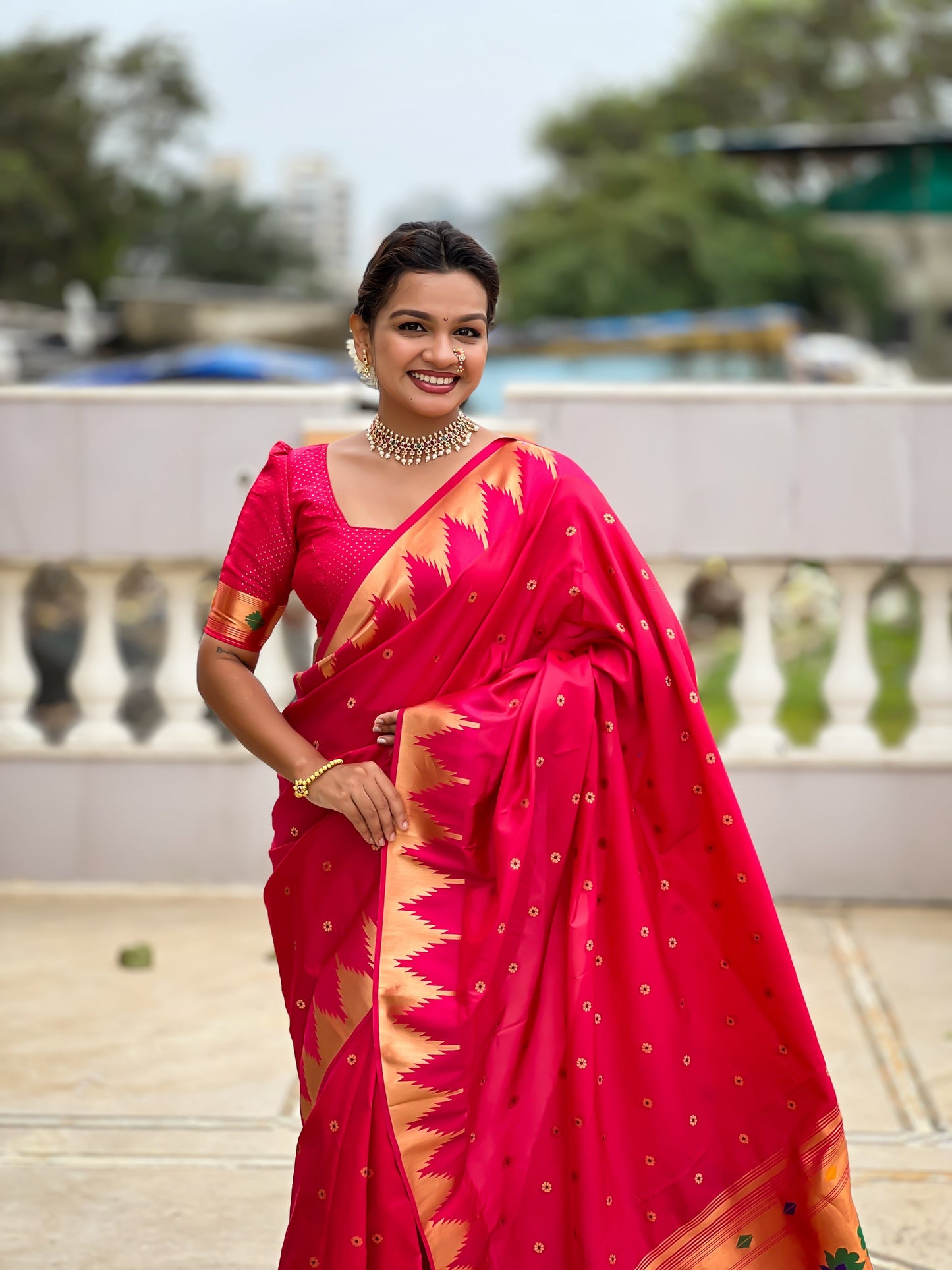 Vedant Vastram Soft Litchi Silk Banarasi Silk Jacquard Saree - Pink