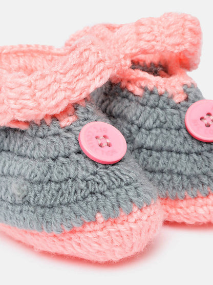 Chutput Kids Woollen Hand Knitted Self Desgin Detailed Booties - Grey