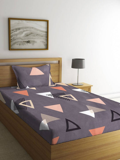 KLOTTHE Purple Geometric 210 TC Cotton Bedsheet with Pillow Covers
